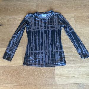 Under Armour women’s long sleeve Heatgear size small.
